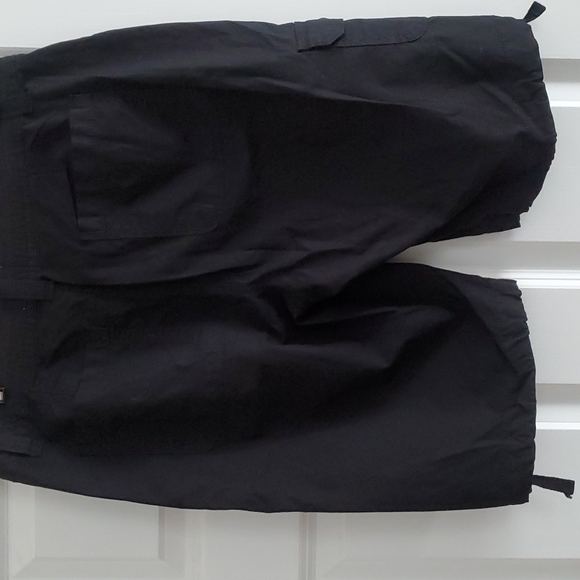 St. Johnson Bay size 8, black shorts - Picture 5 of 8